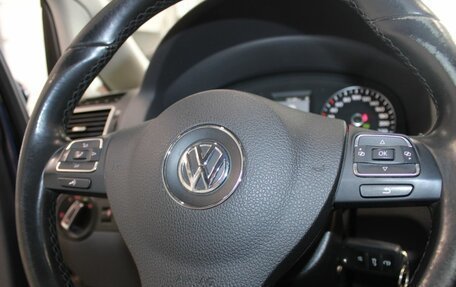 Volkswagen Touran III, 2012 год, 1 087 000 рублей, 21 фотография