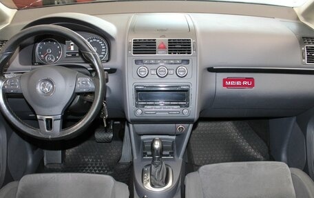 Volkswagen Touran III, 2012 год, 1 087 000 рублей, 18 фотография