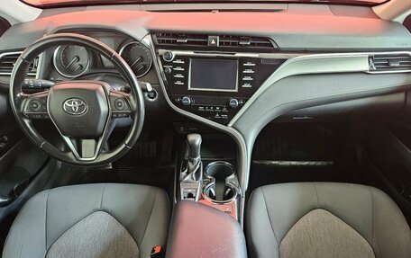 Toyota Camry, 2018 год, 2 197 000 рублей, 9 фотография