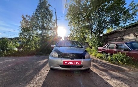 Toyota Vitz, 2001 год, 280 000 рублей, 1 фотография