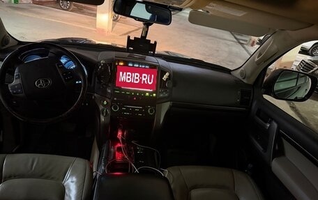 Toyota Land Cruiser 200, 2011 год, 3 990 000 рублей, 9 фотография