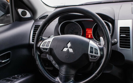 Mitsubishi Outlander III рестайлинг 3, 2008 год, 960 000 рублей, 16 фотография