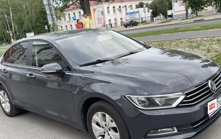 Volkswagen Passat B8 рестайлинг, 2017 год, 2 450 000 рублей, 2 фотография