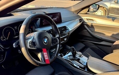 BMW 5 серия, 2019 год, 3 650 000 рублей, 13 фотография