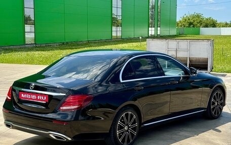 Mercedes-Benz E-Класс, 2016 год, 3 100 000 рублей, 3 фотография