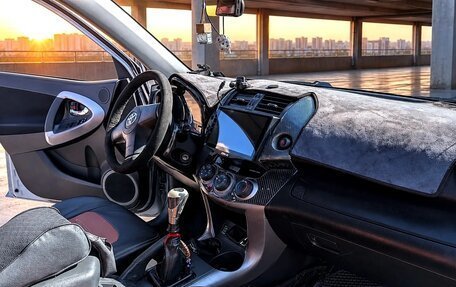 Toyota RAV4, 2007 год, 1 300 000 рублей, 24 фотография