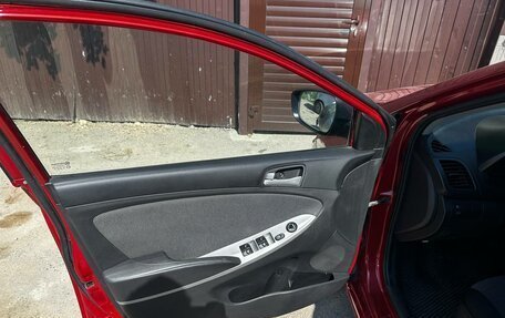 Hyundai Solaris II рестайлинг, 2013 год, 850 000 рублей, 22 фотография