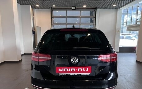 Volkswagen Passat B8 рестайлинг, 2018 год, 1 845 000 рублей, 4 фотография