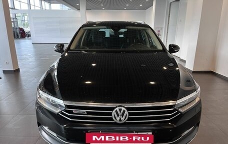Volkswagen Passat B8 рестайлинг, 2018 год, 1 845 000 рублей, 8 фотография