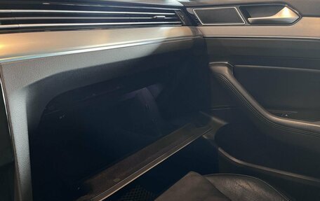 Volkswagen Passat B8 рестайлинг, 2018 год, 1 845 000 рублей, 28 фотография