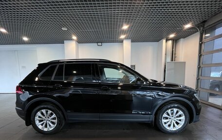 Volkswagen Tiguan II, 2020 год, 2 445 000 рублей, 2 фотография