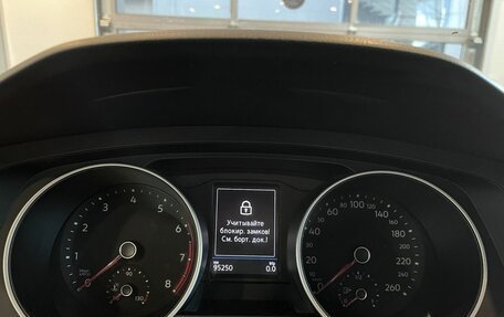 Volkswagen Tiguan II, 2020 год, 2 445 000 рублей, 11 фотография