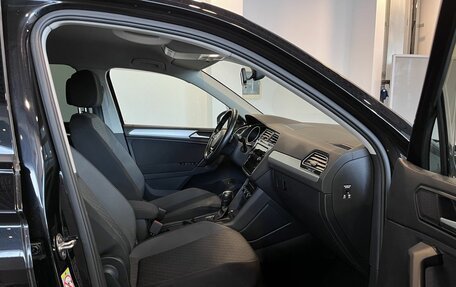 Volkswagen Tiguan II, 2020 год, 2 445 000 рублей, 29 фотография