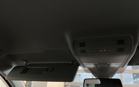 Volkswagen Tiguan II, 2020 год, 2 445 000 рублей, 34 фотография