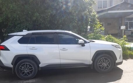 Toyota RAV4, 2021 год, 3 400 000 рублей, 5 фотография