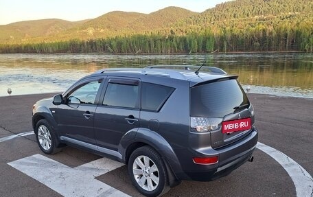 Mitsubishi Outlander III рестайлинг 3, 2008 год, 1 300 000 рублей, 7 фотография