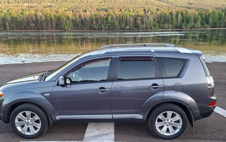 Mitsubishi Outlander III рестайлинг 3, 2008 год, 1 300 000 рублей, 8 фотография