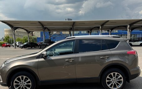 Toyota RAV4, 2018 год, 2 275 000 рублей, 3 фотография