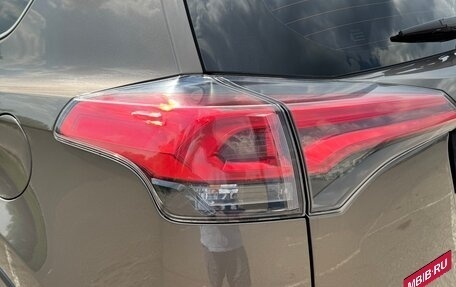 Toyota RAV4, 2018 год, 2 275 000 рублей, 5 фотография