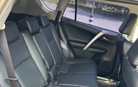 Toyota RAV4, 2018 год, 2 275 000 рублей, 18 фотография