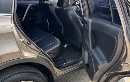Toyota RAV4, 2018 год, 2 275 000 рублей, 21 фотография