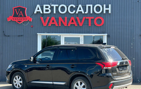 Mitsubishi Outlander III рестайлинг 3, 2017 год, 1 795 000 рублей, 6 фотография