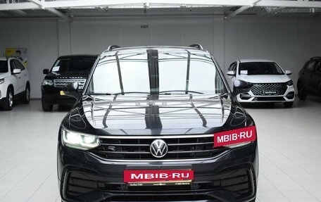 Volkswagen Tiguan II, 2020 год, 3 650 000 рублей, 2 фотография