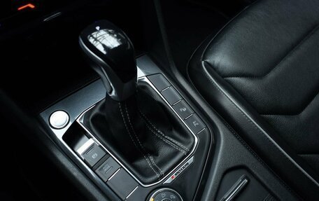 Volkswagen Tiguan II, 2020 год, 3 650 000 рублей, 16 фотография