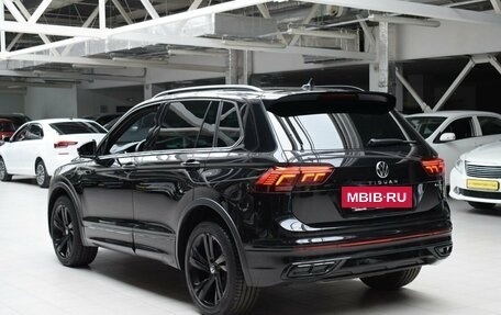 Volkswagen Tiguan II, 2020 год, 3 650 000 рублей, 5 фотография