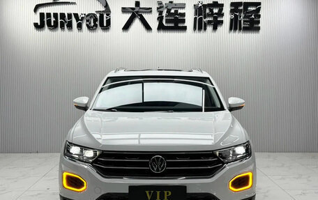 Volkswagen T-Roc I, 2023 год, 1 599 004 рублей, 2 фотография