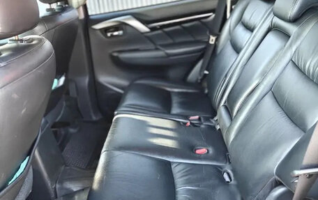 Mitsubishi Pajero Sport III рестайлинг, 2017 год, 2 780 000 рублей, 4 фотография