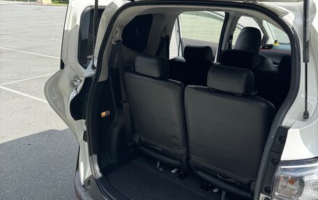 Toyota Sienta II, 2018 год, 1 300 000 рублей, 24 фотография