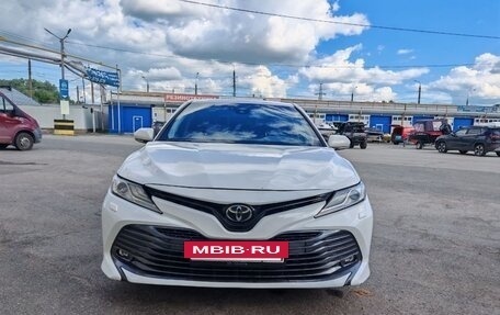 Toyota Camry, 2018 год, 2 730 000 рублей, 2 фотография