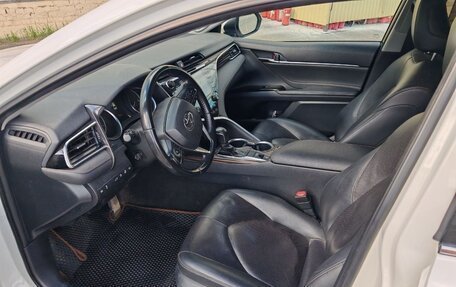 Toyota Camry, 2018 год, 2 730 000 рублей, 8 фотография