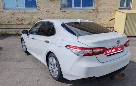 Toyota Camry, 2018 год, 2 730 000 рублей, 6 фотография