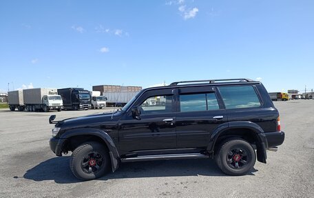 Nissan Safari IV, 2000 год, 1 850 000 рублей, 2 фотография