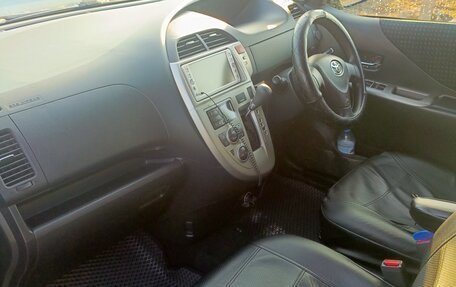 Toyota Ractis I, 2010 год, 675 000 рублей, 4 фотография