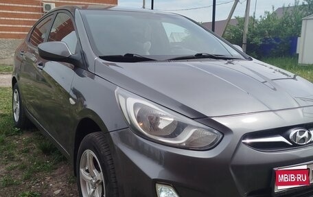Hyundai Solaris II рестайлинг, 2011 год, 650 000 рублей, 1 фотография