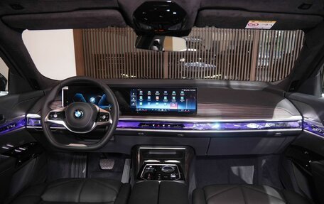 BMW 7 серия, 2025 год, 14 100 000 рублей, 10 фотография