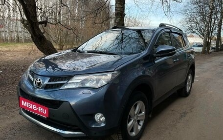 Toyota RAV4, 2012 год, 1 575 000 рублей, 2 фотография