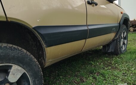 Chevrolet Niva I рестайлинг, 2004 год, 330 000 рублей, 2 фотография