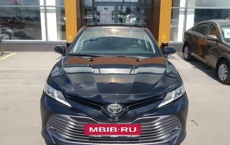 Toyota Camry, 2018 год, 2 655 000 рублей, 2 фотография
