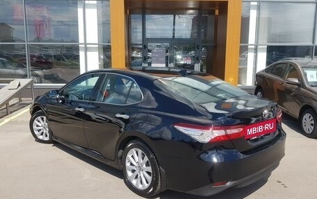 Toyota Camry, 2018 год, 2 655 000 рублей, 7 фотография