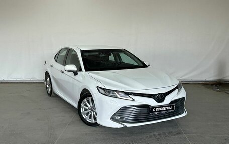 Toyota Camry, 2018 год, 2 100 000 рублей, 3 фотография