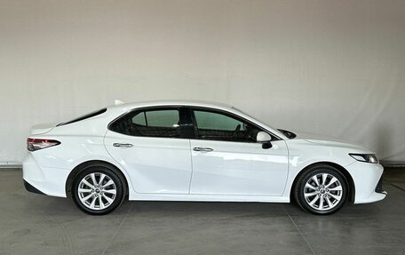 Toyota Camry, 2018 год, 2 100 000 рублей, 8 фотография
