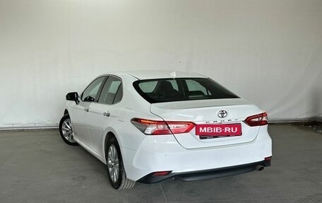 Toyota Camry, 2018 год, 2 100 000 рублей, 7 фотография