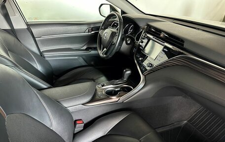 Toyota Camry, 2018 год, 2 100 000 рублей, 10 фотография