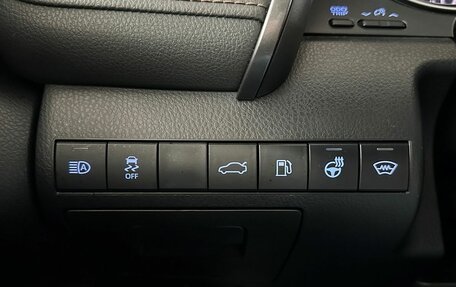 Toyota Camry, 2018 год, 2 100 000 рублей, 17 фотография