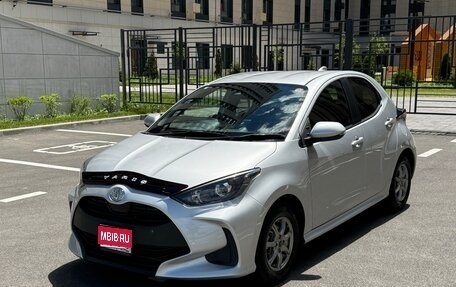 Toyota Yaris, 2021 год, 1 200 000 рублей, 1 фотография
