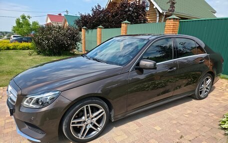 Mercedes-Benz E-Класс, 2015 год, 2 450 000 рублей, 2 фотография